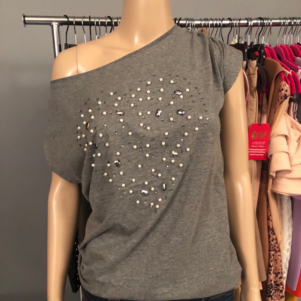 Beaded off shoulder shirt sleeve tee shirt